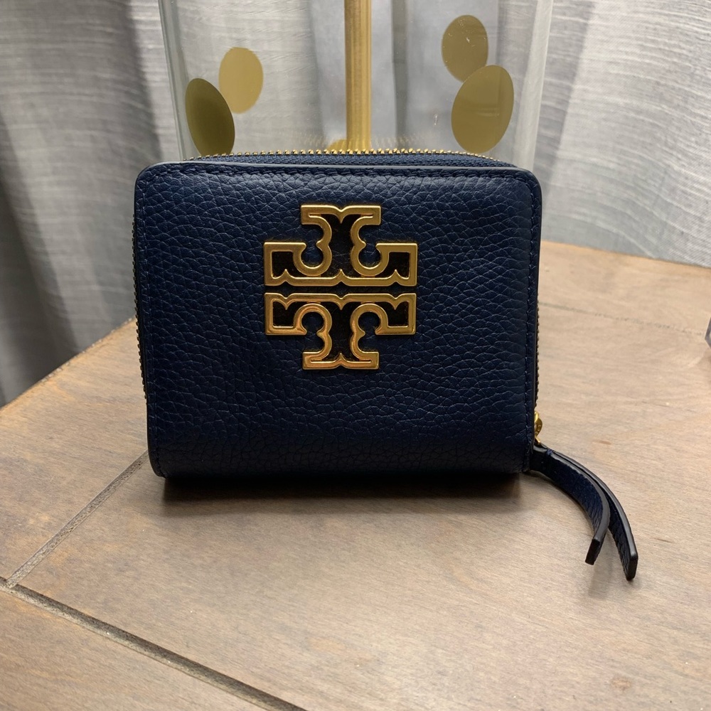 Tory Burch McGraw Bifold Wallet in Navy Blue